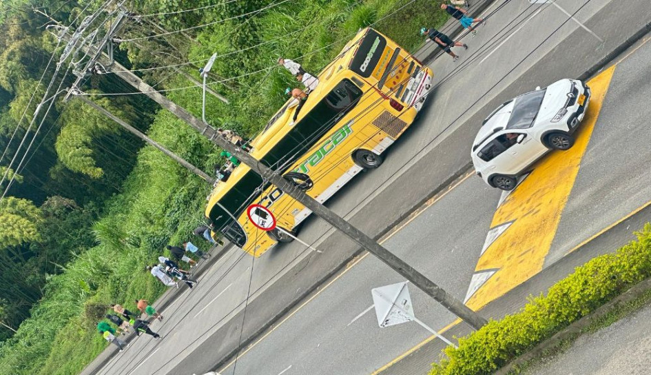 Según las cifras de la Metropolitana de Pereira, alrededor de 150 hinchas hacían la ruta desde Bucaramanga hasta Cali ​​​​​​​