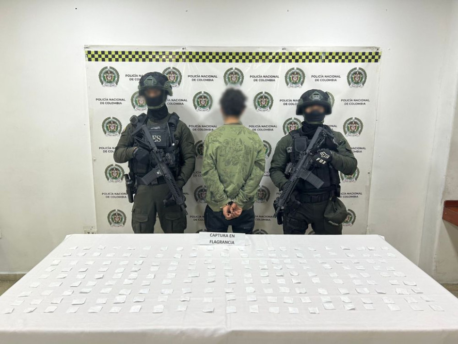 Durante la intervención fue descubierto un presunto centro clandestino de consumo donde permanecían numerosas personas al interior.