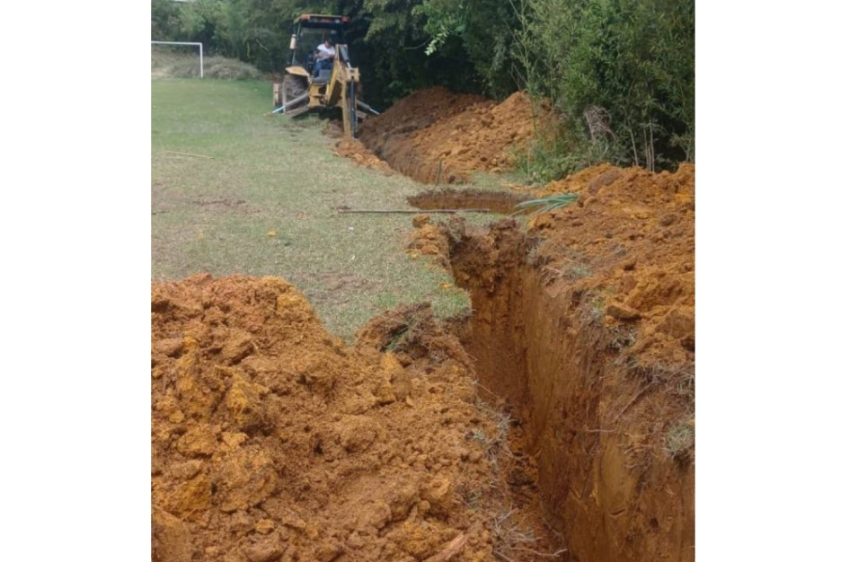Fotos I Facebook Alcaldía I LA PATRIA  Las obras, asegura la Alcaldía, favorecerán a los estudiantes, padres de familia, docentes y el resto de la comunidad de la zona. El alcantarillado era un clamor de años en el sector. 