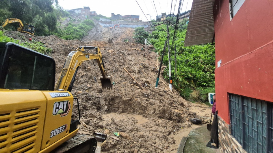 Vecinos de El Culebro, en el barrio Galán, temen que el deslizamiento continúe y afecte más viviendas. El tránsito permanece restringido mientras persisten los movimientos de tierra.