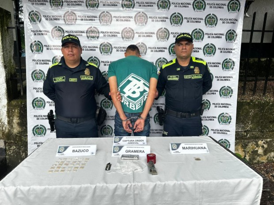 El capturado presenta antecedentes judiciales por el mismo delito, lo que lo señala como actor reincidente en actividades relacionadas con la comercialización de sustancias ilícitas en el municipio.