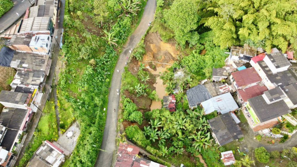 Fueron evacuadas 16 personas del sector, debido a la emergencia. 