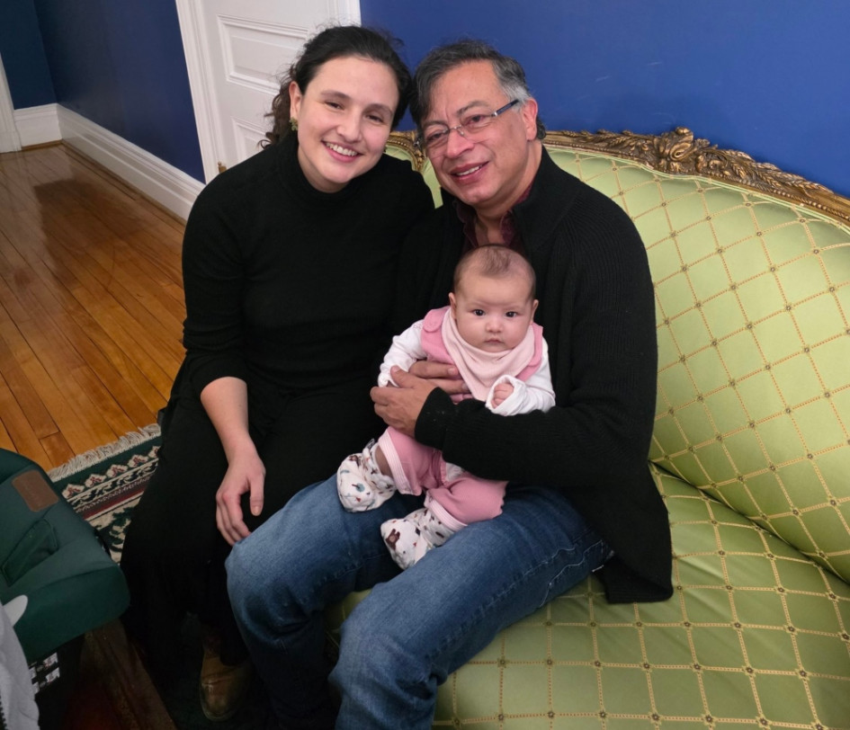 El presidente de Colombia, Gustavo Petro, que se encuentra en Washington para reunirse con su homólogo estadounidense, Donald Trump, reveló ayer que conoció en la capital estadounidense a su última nieta, Mailé Petro, nacida el pasado noviembre en Canadá.