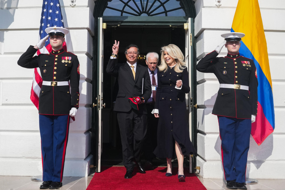 Gustavo Petro (i), sale de la Casa Blanca tras una reunión con su homólogo de Estados Unidos, Donald Trump, este martes en Washington (EE. UU.).