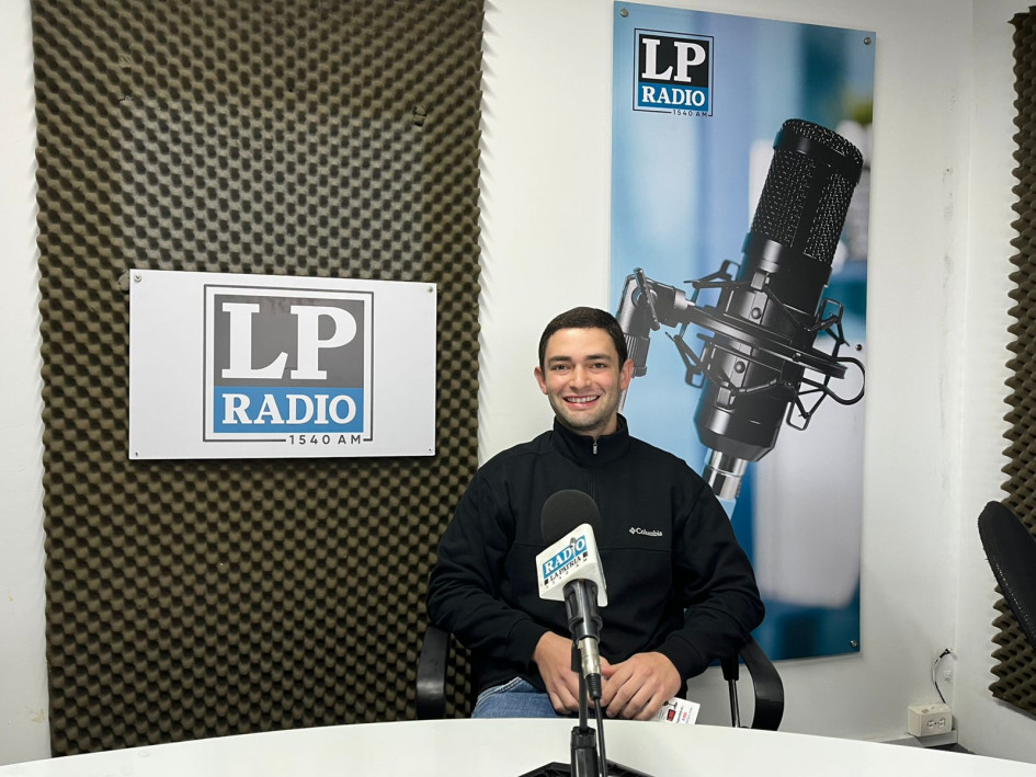  Juan Sebastián Montoya Arango, biólogo y entrenador de perros para personas discapacitadas.