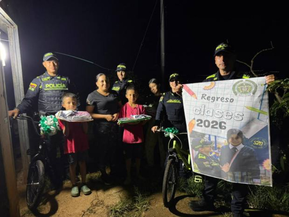 Fotos I Cortesía Policía Caldas I LA PATRIA  La Policía Caldas ha liderado una campaña en el comienzo del año escolar para asegurar que niños vayan a las aulas con sus elemento de estudio.