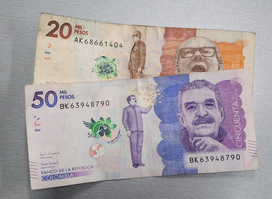 En la reunión de este lunes (16 de febrero) se determinó mantener el mismo ajuste del 23%, que implica llegar al $1 millón 750 mil 905, más un auxilio de transporte $249 mil 95, un alza del 24,5%. Así, el ajuste total se mantiene en los $2 millones provisionalmente. 