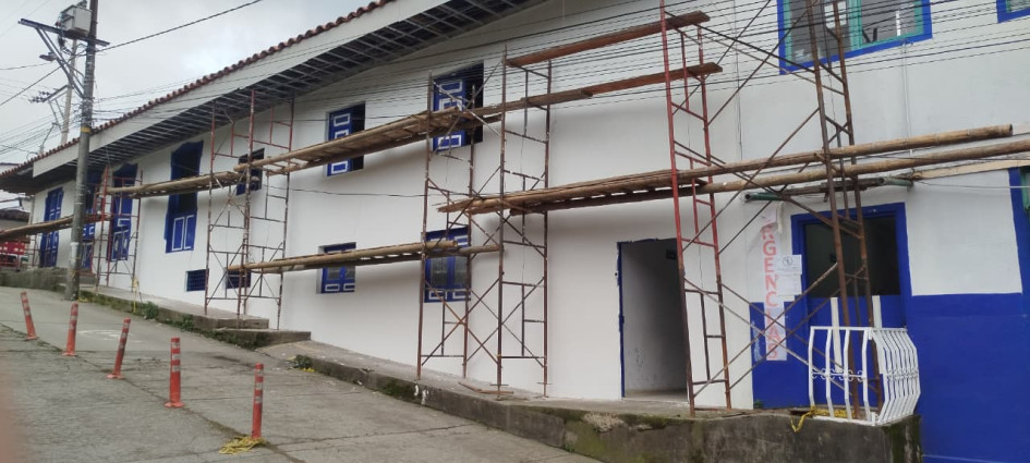 Las obras del hospital San Vicente de Paúl de Salento continúan en ejecución, un proyecto impulsado para fortalecer la atención en salud en el Eje Cafetero.