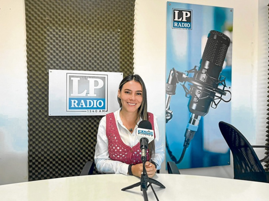 Karen Suárez, diputada de Caldas por el Partido Centro Democrático, visitó LA PATRIA Radio y allí afirmó su apoyo a la candidata a la Presidencia Paloma Valencia.