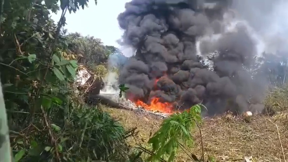 Un avión de la Fuerza Aérea Colombiana, que transportaba soldados, se accidentó poco después de despegar. Se desconoce la cantidad de víctimas.