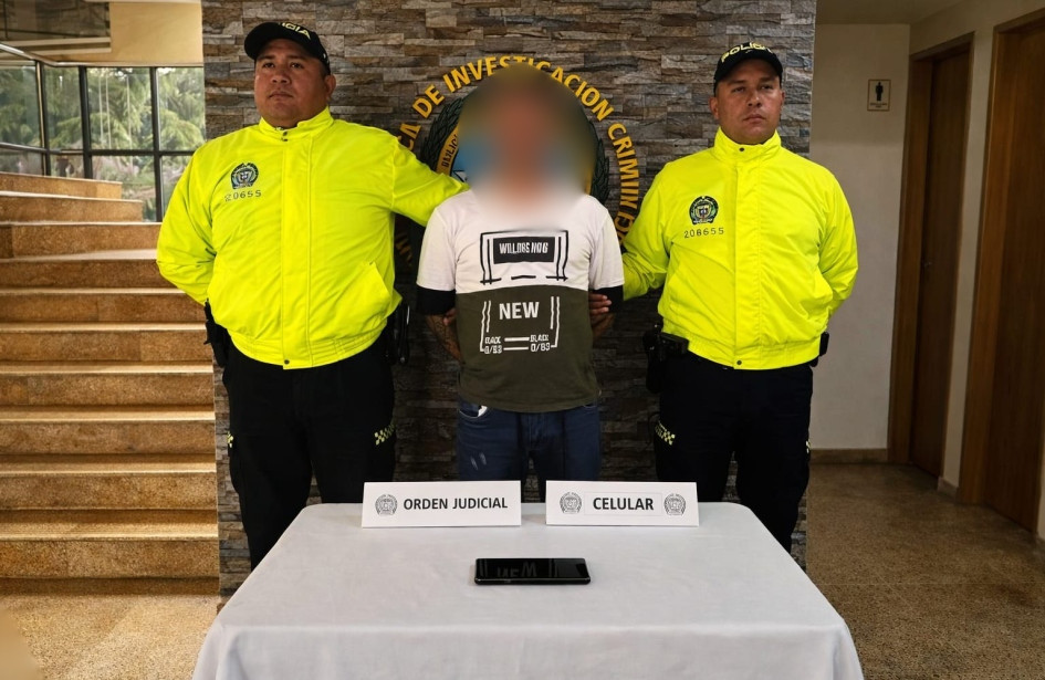 Alias ‘Bombillo’ fue capturado en Armenia durante un operativo de la Policía. Era requerido por múltiples delitos y hacía parte del cartel de los más buscados.