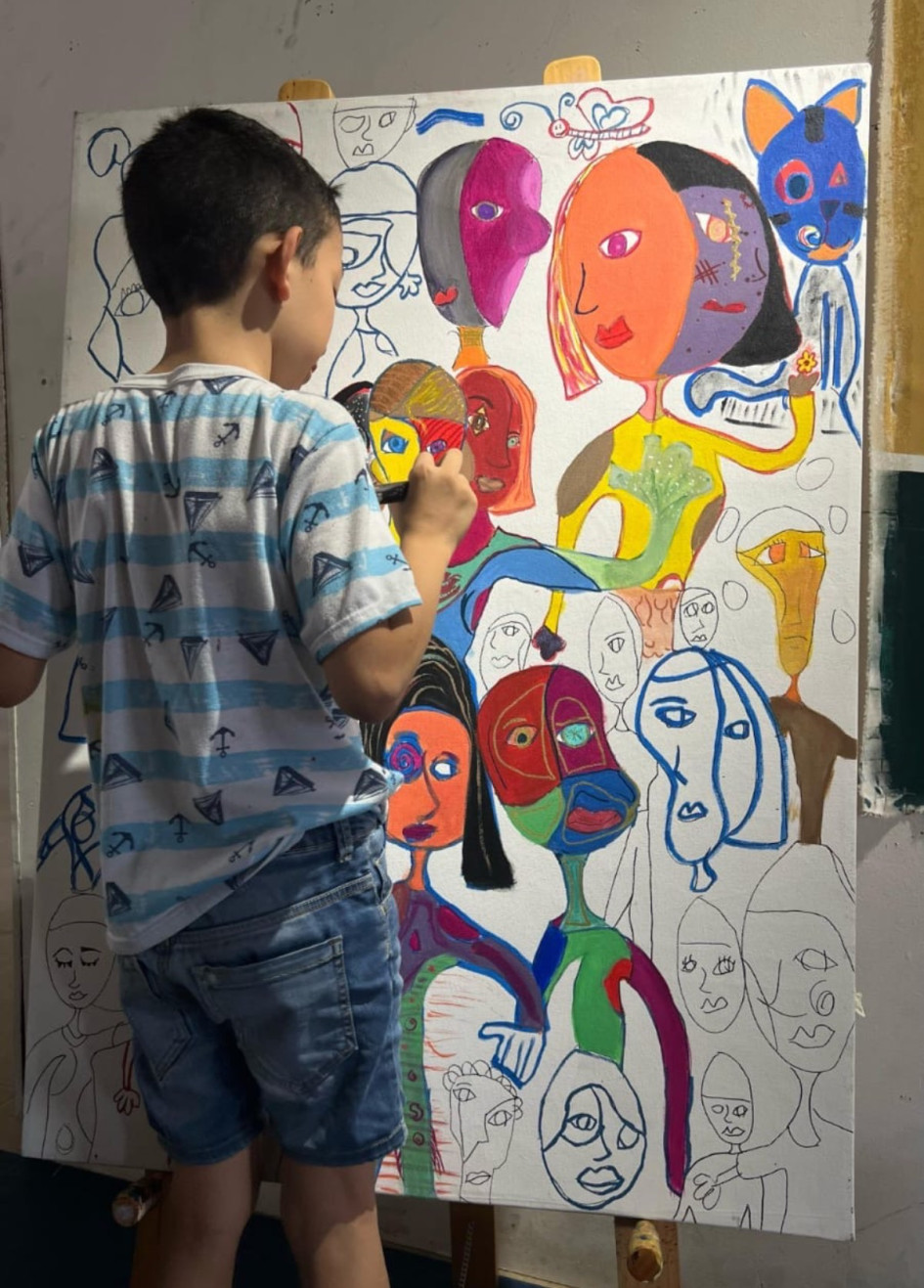 Conozca la historia de Juan José Zuleta, el pequeño artista de 9 años que ya tiene sus obras en una galería