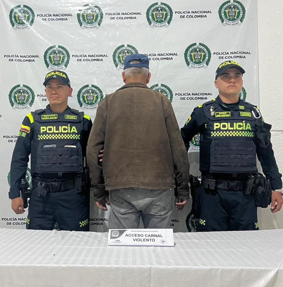 El capturado queda a disposición de la Fiscalía por acceso carnal violento.