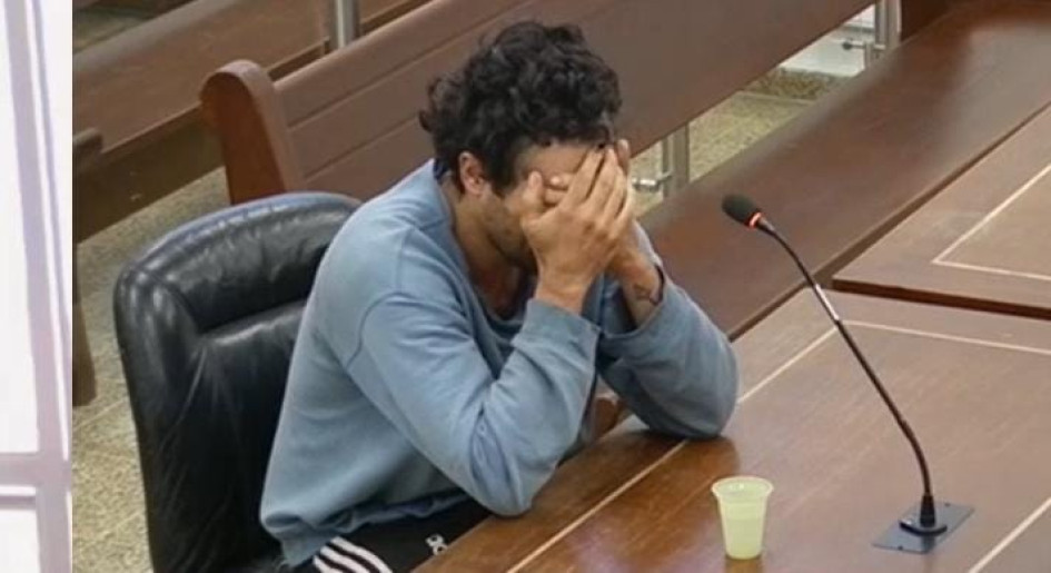 El sujeto no aceptó cargos por violencia intrafamiliar. Su abogado expresó que su defendido podría tener un trastorno mental no tratado y pidió internarlo como medida de aseguramiento.