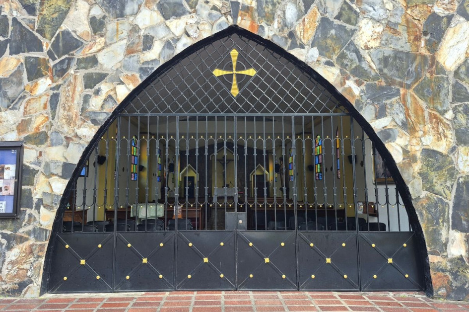 A las puertas de Dios. Con esta estética, 13 templos de Manizales buscan acercar a sus feligreses al cielo. Arquitectura, historia y valores.