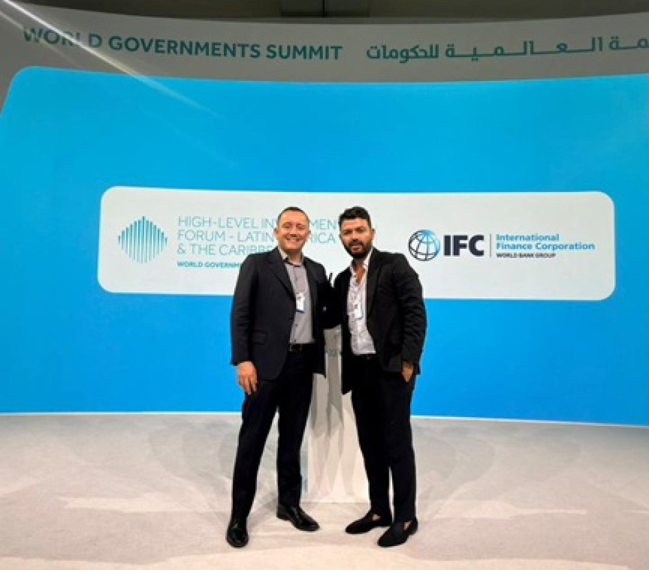 Valentín Sierra y Cristian Henao, oriundos de Manizales, participaron en la Cumbre Mundial de Gobiernos 2026 en Dubái.