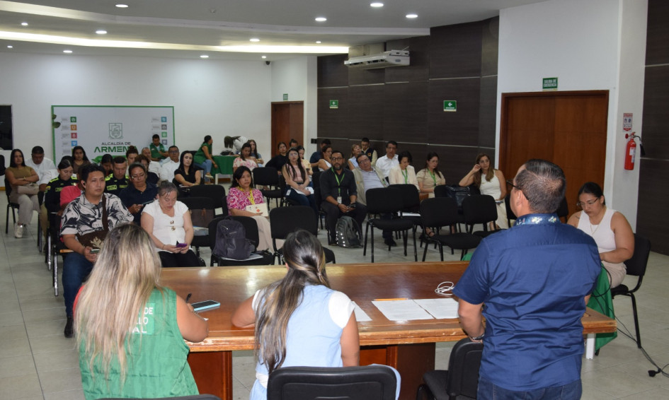 Entidades locales y nacionales participaron en la definición de estrategias para fortalecer la atención a la niñez y adolescencia en Armenia.