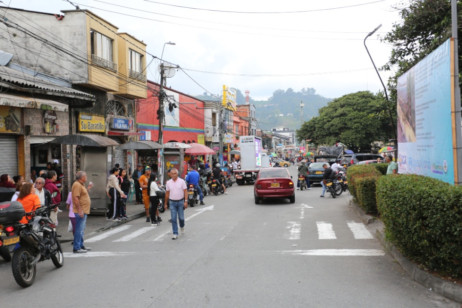 Mal parqueo en el parque de Villamaría