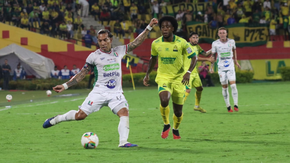 Dayro Moreno, capitán y goleador, desperdició una opción clara de gol. Once Caldas empató en su visita a Atlético Bucaramanga y suma un punto más en su objetivo de clasificar.