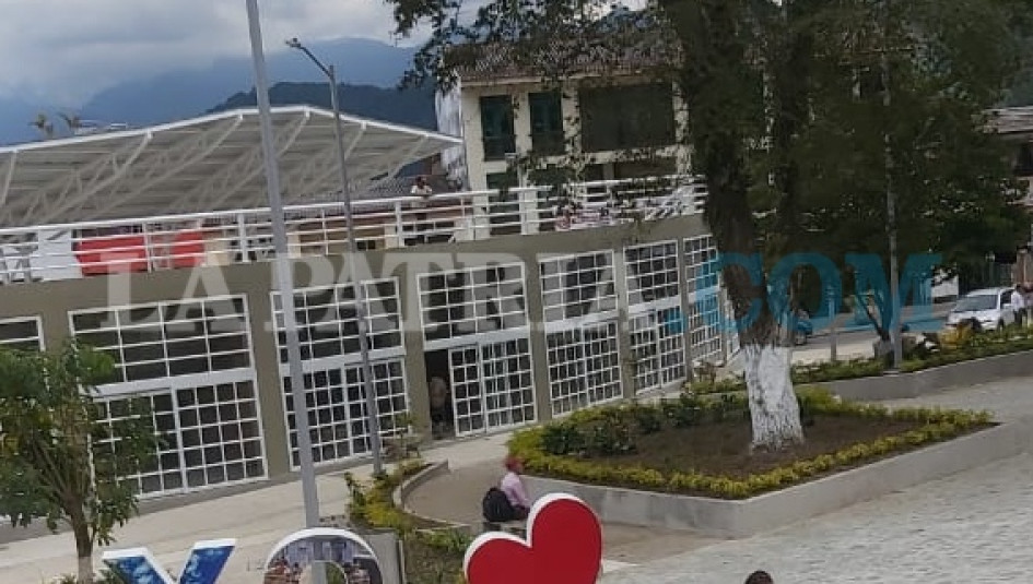 La caída que sufrió la niña le provocó un fuerte trauma en el cráneo, que obligó a su traslado a Manizales.