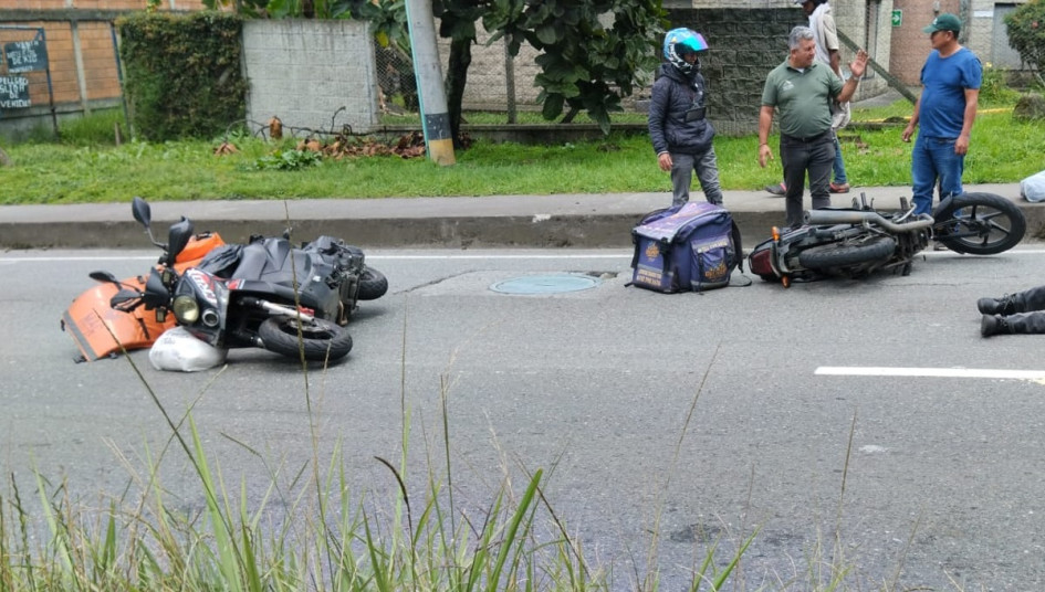 En el incidente registrado en la Panamericana resultaron lesionados los dos motociclistas.
