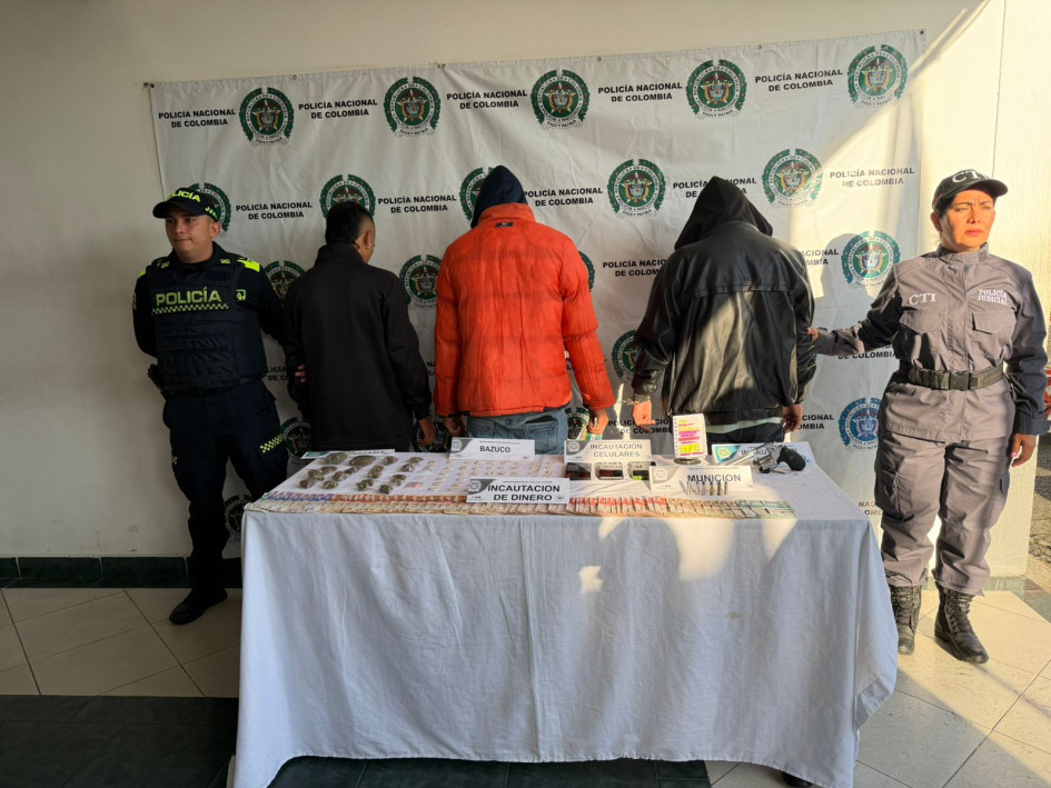 Los tres capturados presentan antecedentes. Jhon, que paga un homicidio, estaba armado.