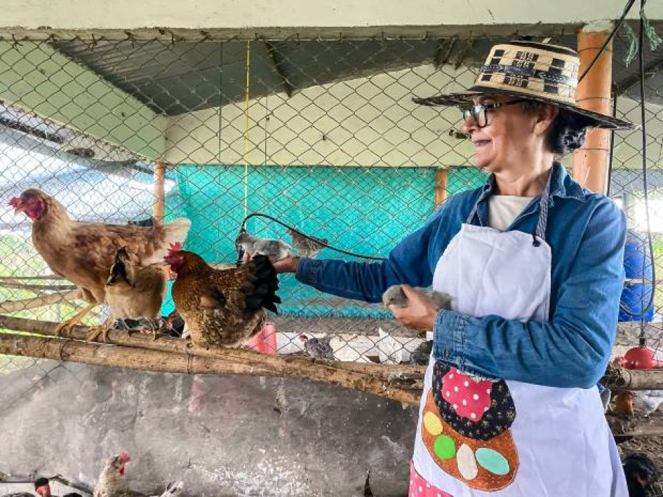 FOTOS I Cortesía Sena para LA PATRIA  Carmen Elvira Mendivelso Forero lidera Huevos Peñola S.A.S. en Victoria (Caldas), un emprendimiento avícola fortalecido con recursos de Fondo Emprender del Sena.