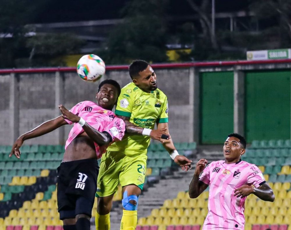 Deportivo Pereira perdió 3-0 vs Bucaramanga y alcanzó un reto negativo del club. Un año sin victorias por fuera del Hernán Ramírez Villegas por Liga Betplay. 