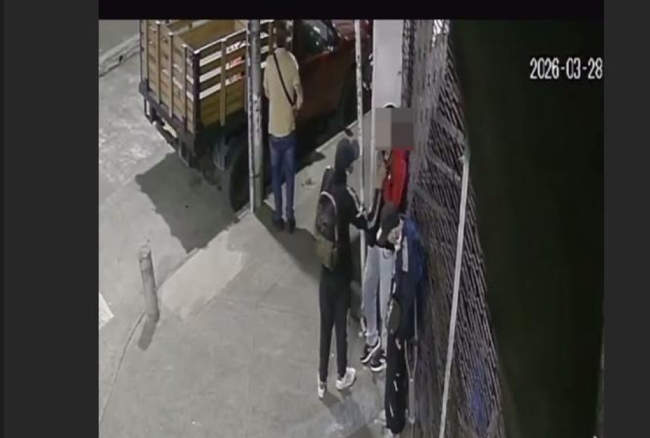 Foto de LA PATRIA  Emanuel (negro) estaba en una esquina con tres amigos y llegaron cinco sujetos, dos persiguieron y atacaron al hoy fallecido, con arma blanca, en la región torácica.