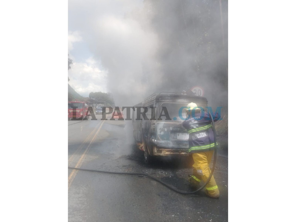 El Cuerpo de Bomberos de Supía atendió la emergencia y no se reportaron lesionados.