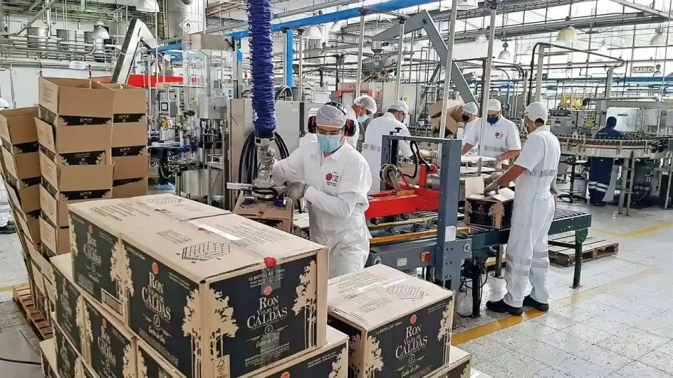 Las ventas de las licoreras en Colombia aumentaron tras la apertura de fronteras. Caldas y Antioquia lideran el crecimiento del sector.