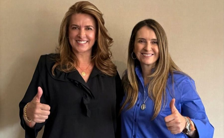 Juana Carolina Londoño, representante a la Cámara por Caldas del Partido Conservador, al lado de Paloma Valencia, candidata a la Presidencia de Colombia.