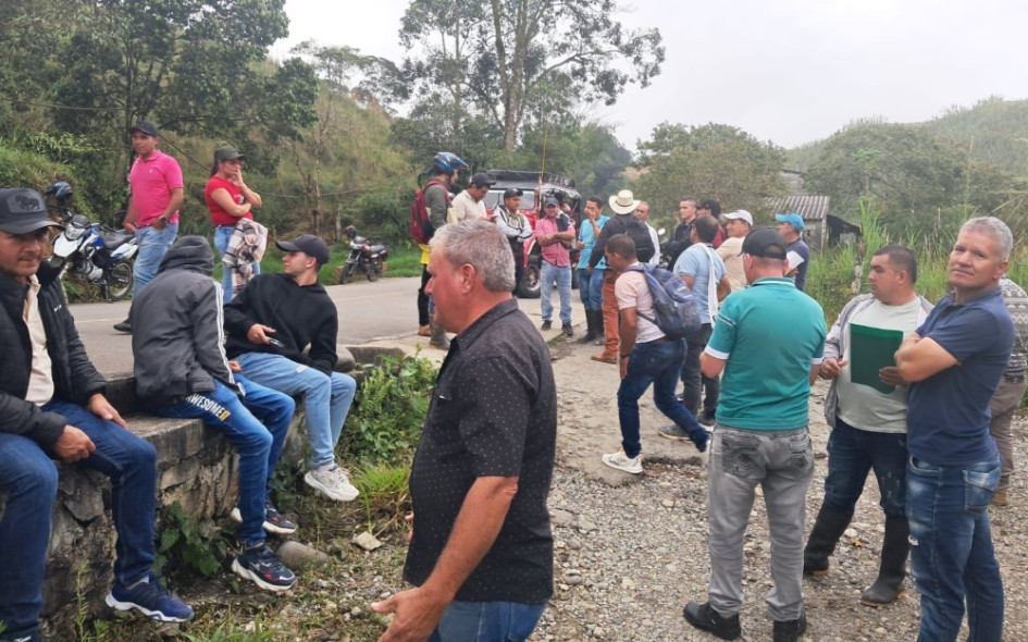 La comunidad del oriente de Caldas adelantó bloqueos en la vía entre Samaná y La Dorada para oponerse a los nuevos planes del Proyecto Hidroeléctrico Miel II.