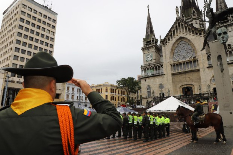Fotos| Policía| LA PATRIA  la Policía Nacional de Colombia puso en marcha la estrategia integral Semana Santa Segura, un plan que articula acciones preventivas, operativas y de control en todo el territorio nacional.