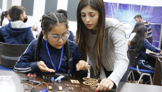 Un robot acerca los estudiantes a BIOS