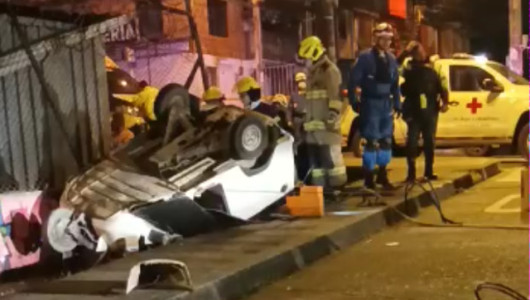 Conductor de motocarro murió atrapado en su vehículo, en Manizales