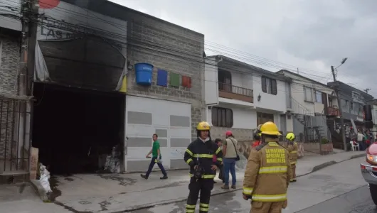 Controlan incendio en bodega del barrio La Enea de Manizales