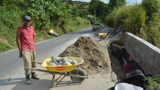 Ya hay luces para mejorar vía a Santágueda con diseños