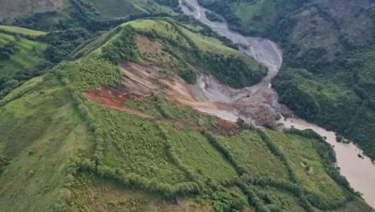 Registran represamiento del río Pozo y recomiendan evacuación preventiva de viviendas
