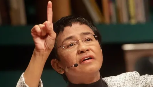 La Premio Nobel María Ressa clama contra las redes sociales como mecanismo del poder