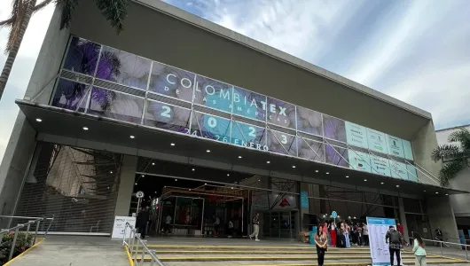 324 empresas de 21 países participan en Colombiatex en Medellín