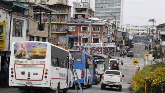 Mecánicos y habitantes, con reparos al bulevar de la 19 en Manizales