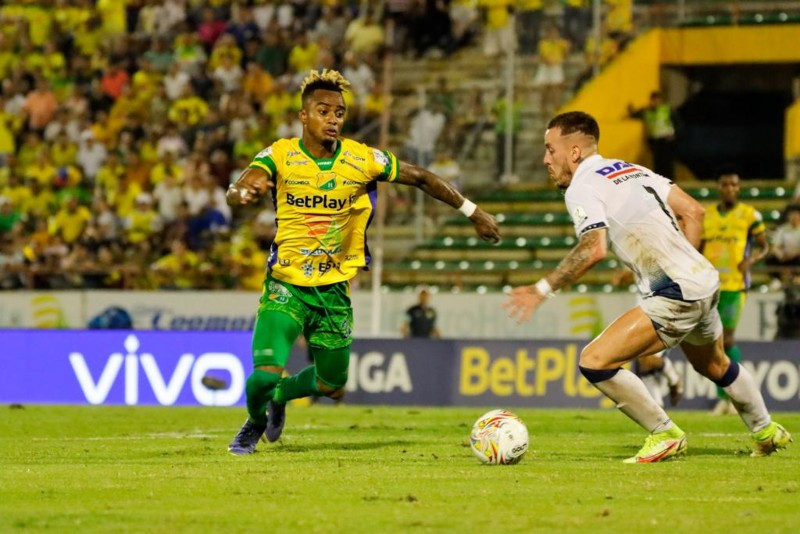 El Once Caldas le regaló el partido al Huila con sus propios errores