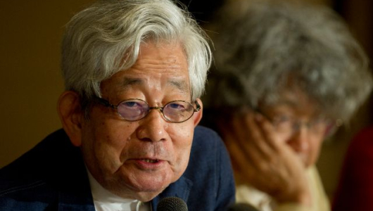 Murió el escritor japonés y Nobel de Literatura Kenzaburo Oe