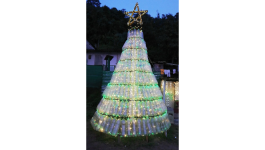 En el barrio Solferino de Manizales, dos amigos reciclan en Navidad para su gente
