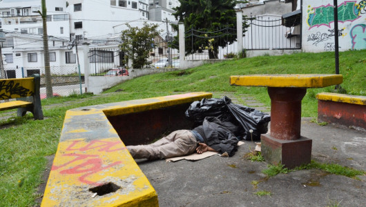 Rayones, sillas y juegos dañados, el estado del parque del barrio La Camelia, en Manizales