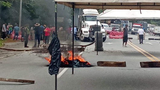 Habilitan la vía Manizales - Medellín tras manifestación: ¿a qué compromisos llegaron?
