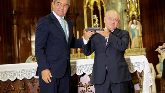 Presidente de la Corte Constitucional, José Fernando Reyes, recibe premio Caldense del Año