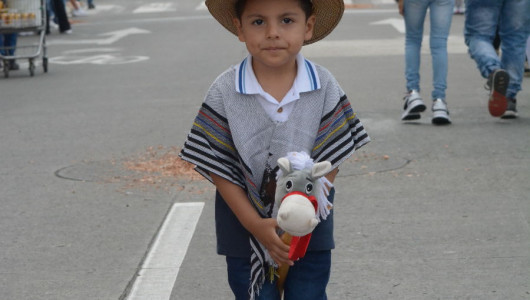 Desfilarán en caballos de palo para aprender de equinos en zona rural de Manizales   