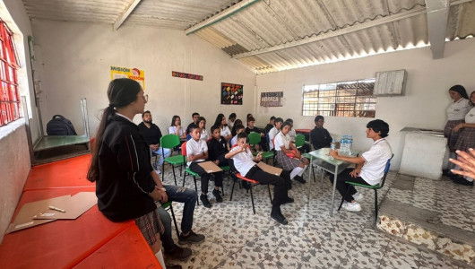 Jóvenes hablan de paz en caserío del oriente de Caldas